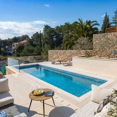 Beachfront Grain Of Salt With Pool فيلة