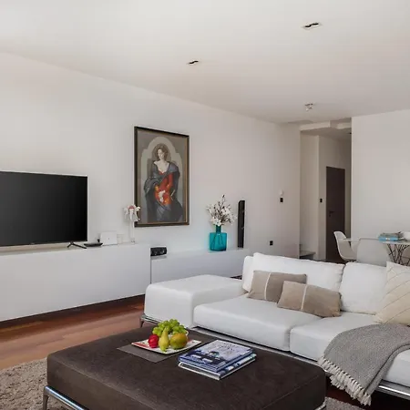 Beachfront Grain Of Salt With Pool