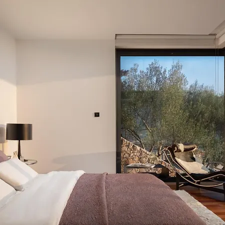 فيلة Beachfront Grain Of Salt With Pool