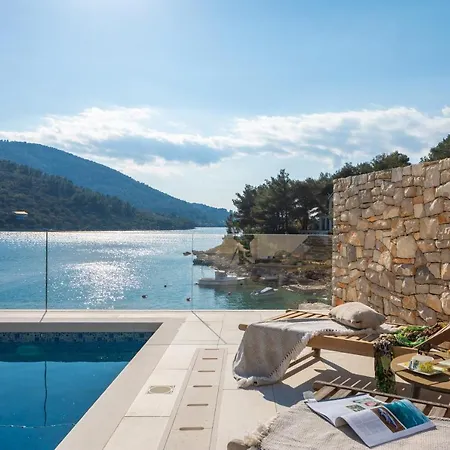 Beachfront Grain Of Salt With Pool * فيلا لوكا