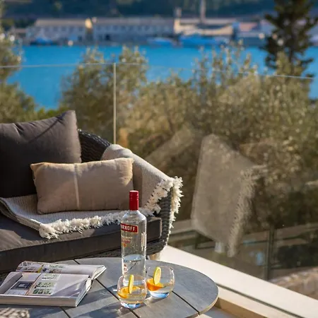 Beachfront Grain Of Salt With Pool