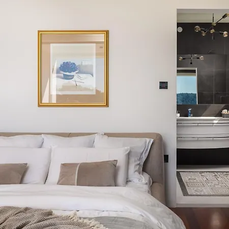 فيلة Beachfront Grain Of Salt With Pool *