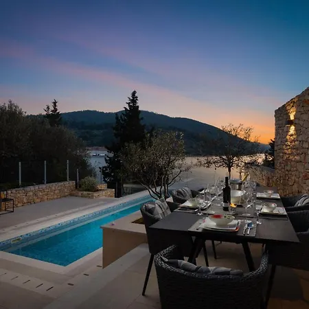 Beachfront Grain Of Salt With Pool فيلة