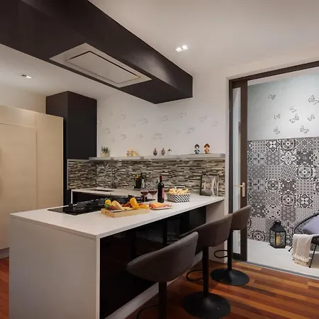 Beachfront Grain Of Salt With Pool Vela Luka