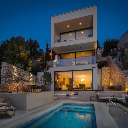 Villa Beachfront Grain Of Salt With Pool Vela Luka