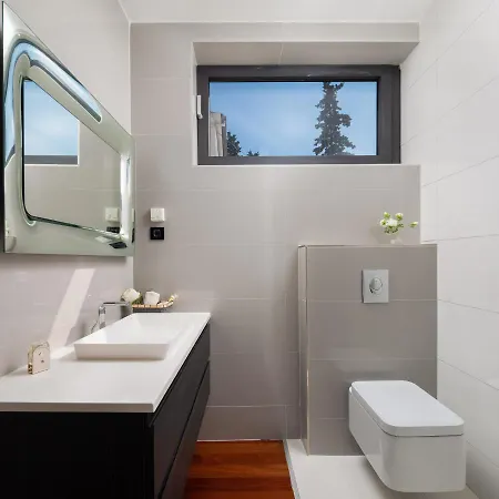 Villa Beachfront Grain Of Salt With Pool