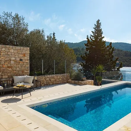 Villa Beachfront Grain Of Salt With Pool Vela Luka