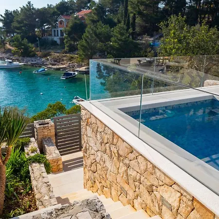 Beachfront Grain Of Salt With Pool *