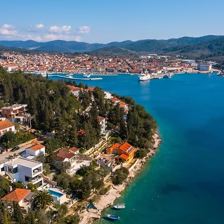 Beachfront Grain Of Salt With Pool * Vela Luka