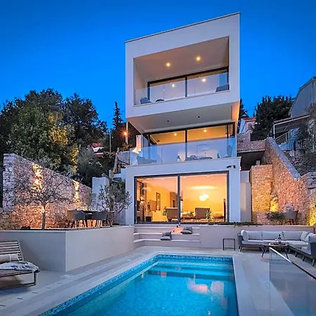 Beachfront Grain Of Salt With Pool *