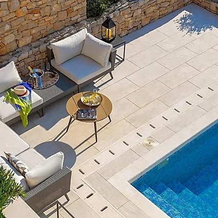 Beachfront Grain Of Salt With Pool *