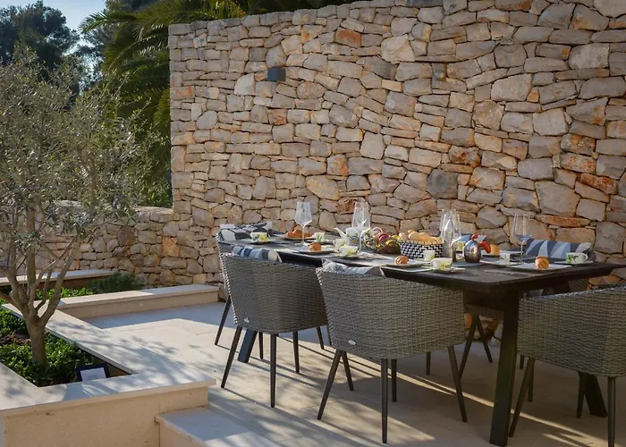 别墅 Beachfront Grain Of Salt With Pool 尼亚卢卡