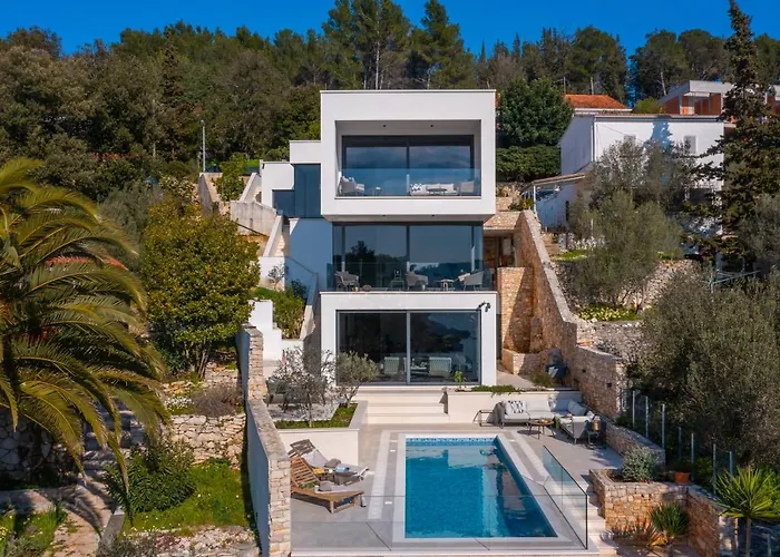 Beachfront Grain Of Salt With Pool 尼亚卢卡