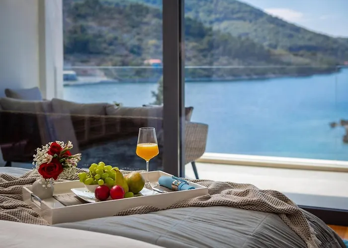 Beachfront Grain Of Salt With Pool 别墅 尼亚卢卡