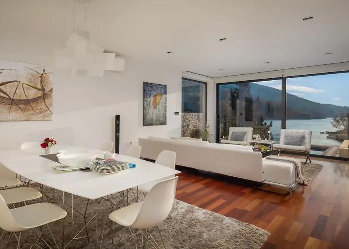 Beachfront Grain Of Salt With Pool *