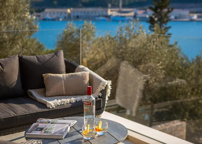 Beachfront Grain Of Salt With Pool