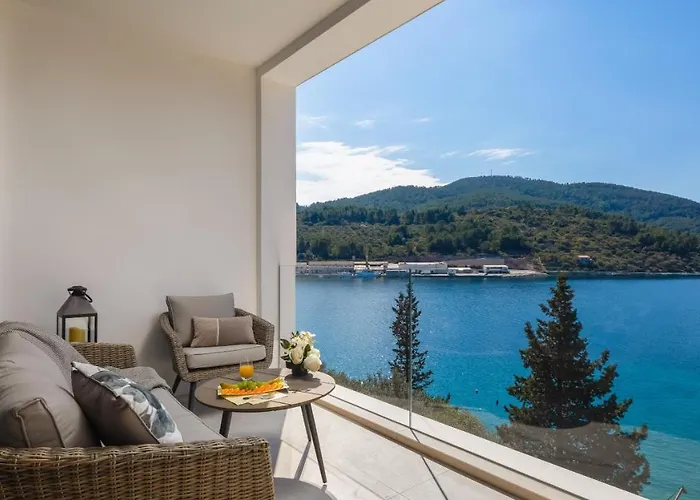 Beachfront Grain Of Salt With Pool 别墅 *