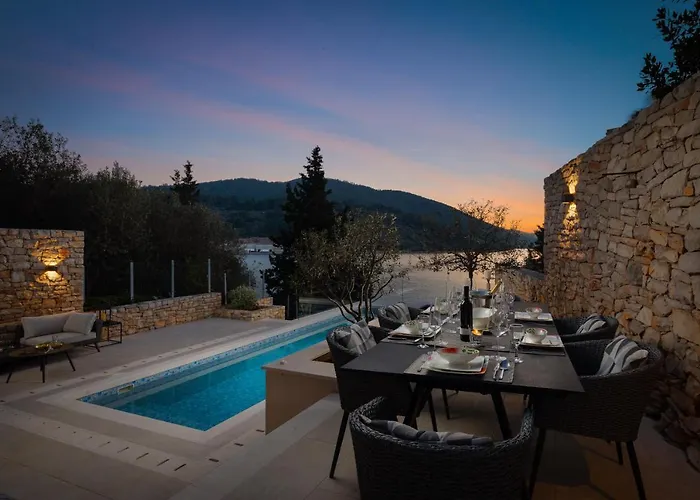 Beachfront Grain Of Salt With Pool 别墅