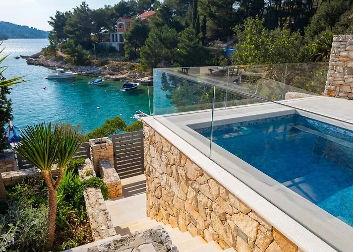 Beachfront Grain Of Salt With Pool *