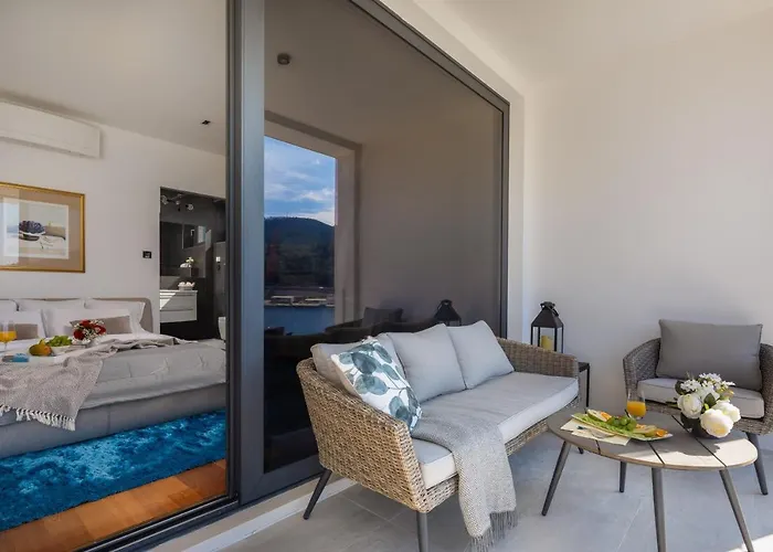 Beachfront Grain Of Salt With Pool *